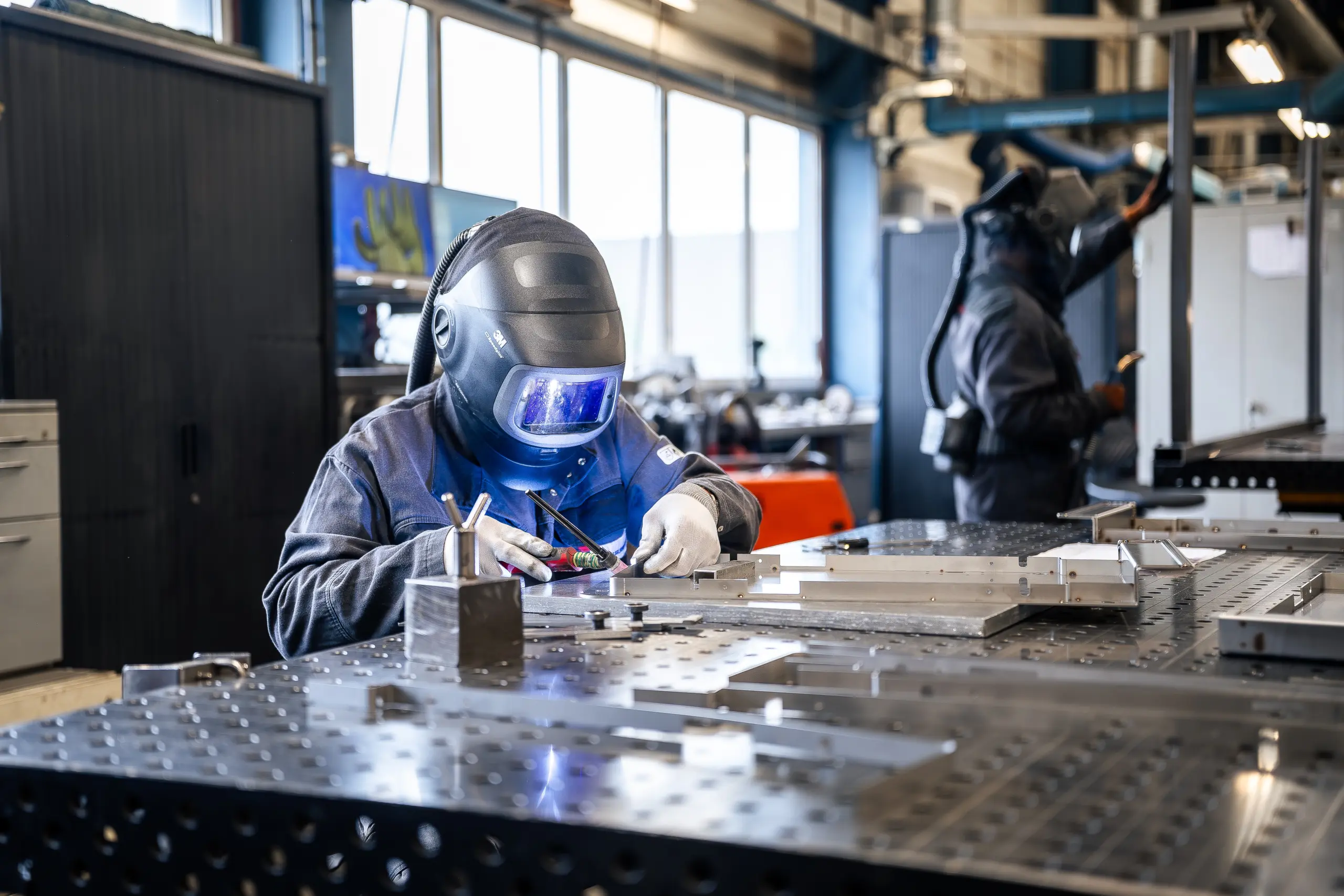 2 Lassers, tig lassen in actie bij MWA Steel.